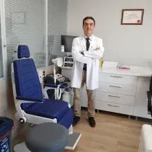 Uzm. Dr. Ali Ölmez — Kulak Burun Boğaz, Ankara. Portre fotoğrafı.