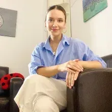 Psk. Gizem İkiz — Psikoloji. Portre fotoğrafı.