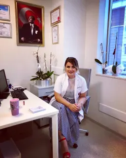 Op. Dr. Merve Karamahmutoğlu Cavıldak profilinde yer alan galeri fotoğrafı.