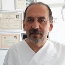 Dt. Tahir Aşkın Laçin — Diş Hekimi, Muğla. Portre fotoğrafı.