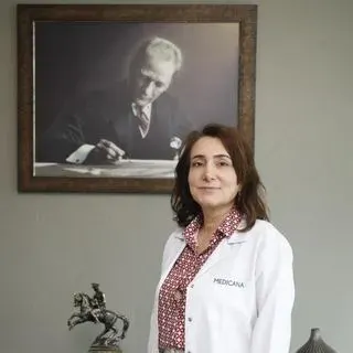Uzm. Dr. Songül Turgut — Nöroloji, Çankaya, Ankara. Portre fotoğrafı.