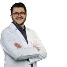 Uzm. Dr. Alperen Emre Akgün — Kardiyoloji, Denizli. Portre fotoğrafı.
