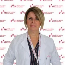 Op. Dr. Safiye Genç — Kadın Hastalıkları Ve Doğum, İlkadım, Samsun. Portre fotoğrafı.