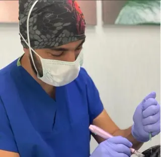 Op. Dr. Deniz Özgür Sucu profilinde yer alan galeri fotoğrafı.