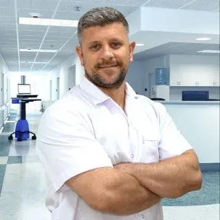 Uzm. Dr. Shukur Imanov — Nöroloji, Karabağlar, İzmir. Portre fotoğrafı.