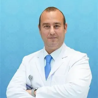 Doç. Dr. Sina Ferahman — Genel Cerrahi, İstanbul. Portre fotoğrafı.