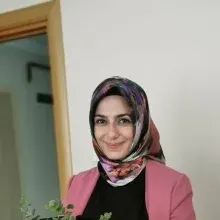 Uzm. Dr. Dilek Bakış Aksoy — Psikiyatri. Portre fotoğrafı.