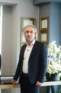Prof. Dr. Süleyman Akarsu profilinde yer alan galeri fotoğrafı.
