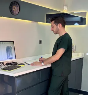 Dt. Ali Aslan profilinde yer alan galeri fotoğrafı.
