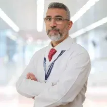 Doç. Dr. Ali Annagür — Antalya. Portre fotoğrafı.