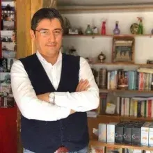 Uzm. Dr. Hayri Gözlükgiller — Çocuk Sağlığı Ve Hastalıkları, İstanbul. Portre fotoğrafı.
