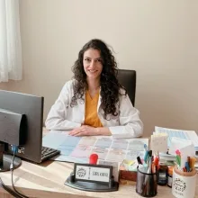 Dyt. Ebru Yıldırım — Diyetisyen, Selçuklu, Konya. Portre fotoğrafı.