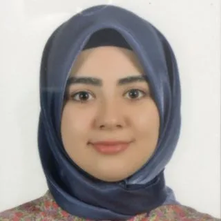 Dt. Zeynep Arafat — Diş Hekimi, Fatih, İstanbul. Portre fotoğrafı.