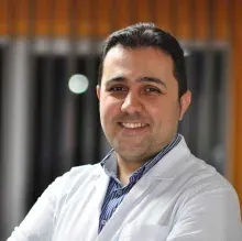Op. Dr. Mesut Kaçar — Bandırma, Balıkesir. Portre fotoğrafı.