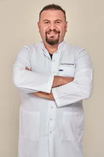 Doç. Dr. Ünal Öztekin profilinde yer alan galeri fotoğrafı.