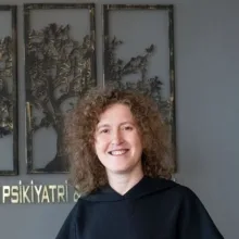 Psk. Dan. Mevhibe Yalçın — Psikolojik Danışma ve Rehberlik, Kadıköy, İstanbul. Portre fotoğrafı.