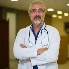 Prof. Dr. Gökhan Hacıibrahimoğlu — Göğüs Cerrahisi. Portre fotoğrafı.