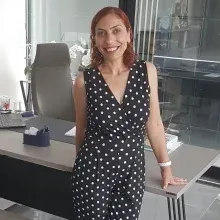 Uzm. Dr. Hanife Gündoğdu Köseoğlu — Dermatoloji, Antalya. Portre fotoğrafı.