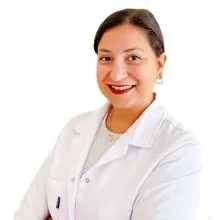 Dt. Canan Pehlivan — Diş Hekimi, İzmit, Kocaeli. Portre fotoğrafı.