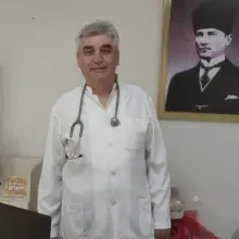 Uzm. Dr. Ahmet Baskan — Nükleer Tıp, İzmir. Portre fotoğrafı.