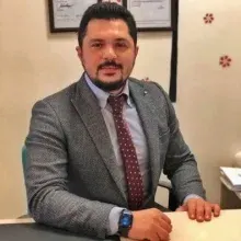 Op. Dr. Nijat Süleymanov — Kalp Ve Damar Cerrahisi. Portre fotoğrafı.
