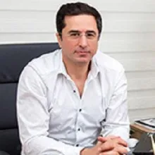 Op. Dr. Bülent Hazer — Sakarya. Portre fotoğrafı.