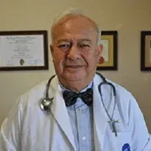 Uzm. Dr. Sait Kapıcıoğlu — Gastroenteroloji, İstanbul. Portre fotoğrafı.