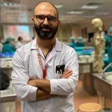 Doç. Dr. Ahmet İlkay Işıkay — Beyin Ve Sinir Cerrahisi, Altındağ, Ankara. Portre fotoğrafı.