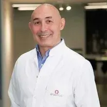 Op. Dr. Melih Aygün — İstanbul. Portre fotoğrafı.