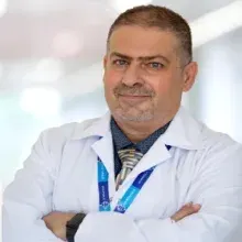 Uzm. Dr. Yılmaz Niyazi Yazman — Nöroloji, Antalya. Portre fotoğrafı.