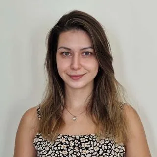 Psk. Beyza Girgin — Psikoloji, Antalya. Portre fotoğrafı.