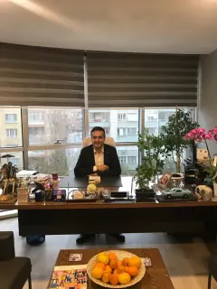 Doç. Dr. Yılmaz Kor profilinde yer alan galeri fotoğrafı.