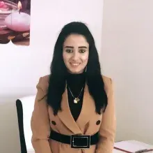 Psk. Büşra Tutuş — Psikoloji, Bursa. Portre fotoğrafı.