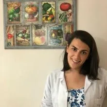Dyt. Seniha Selen Acar — Diyetisyen, İstanbul. Portre fotoğrafı.