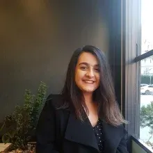 Dyt. Nurselin Sabah — Diyetisyen, İstanbul. Portre fotoğrafı.