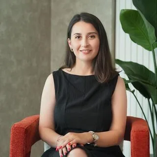 Uzm. Dr. Seda Kanoğlu Yüksekkaya — Çocuk ve Ergen Psikiyatrisi, Samsun. Portre fotoğrafı.