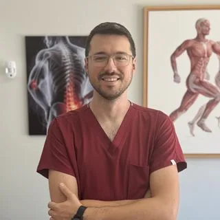 Fzt. Onur Akkız — Fizyoterapi Ve Rehabilitasyon, Muğla. Portre fotoğrafı.