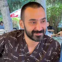 Dt. Samet Akbaş — Diş Hekimi, Ordu. Portre fotoğrafı.