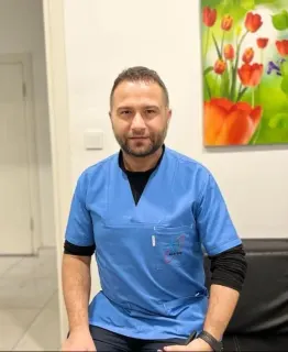 Dt. Kerem Özgüler profilinde yer alan galeri fotoğrafı.