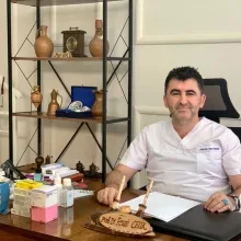 Prof. Dr. Feyzi Çelik — Anesteziyoloji Ve Reanimasyon, Diyarbakır. Portre fotoğrafı.