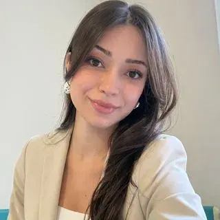 Kl. Psk. İrem Erdem — Psikoloji, Manisa. Portre fotoğrafı.