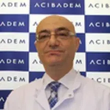 Prof. Dr. Ali Arıcan — Tıbbi Onkoloji, Küçükçekmece, İstanbul. Portre fotoğrafı.