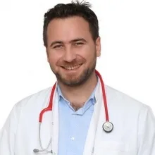 Uzm. Dr. Erdal Irmak — Çocuk Sağlığı Ve Hastalıkları, Samsun. Portre fotoğrafı.