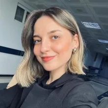 Psk. Esma Kalyoncu — Psikoloji, İstanbul. Portre fotoğrafı.