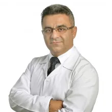 Op. Dr. Şamil Günay — Göğüs Cerrahisi, Muratpaşa, Antalya. Portre fotoğrafı.