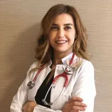 Uzm. Dr. Pınar Karadeniz — Çocuk Sağlığı Ve Hastalıkları, İstanbul. Portre fotoğrafı.