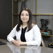 Uzm. Dr. Narimana Imanova Yaghji — Konak, İzmir. Portre fotoğrafı.