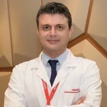 Op. Dr. Ömer Faruk Öğe — Göz Hastalıkları, Pendik, İstanbul. Portre fotoğrafı.