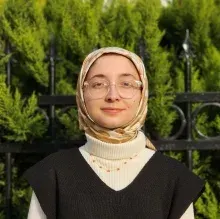 Psk. Dan. Sümeyye Üstün — Psikolojik Danışma ve Rehberlik, İstanbul. Portre fotoğrafı.