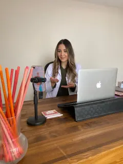 Dyt. Simay Yağcı Önen profilinde yer alan galeri fotoğrafı.